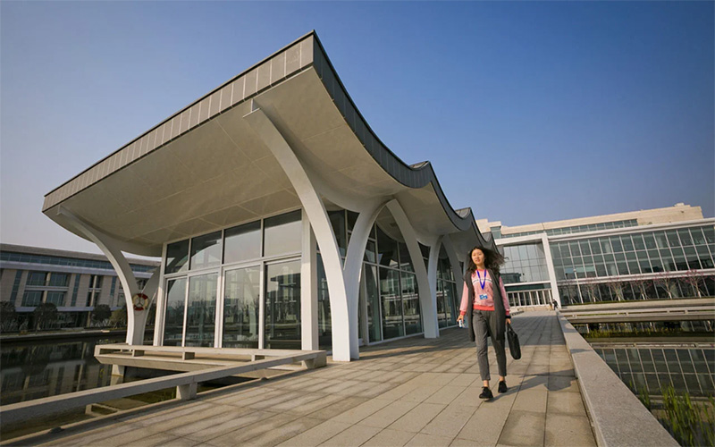 fuqua mms dku student on campus